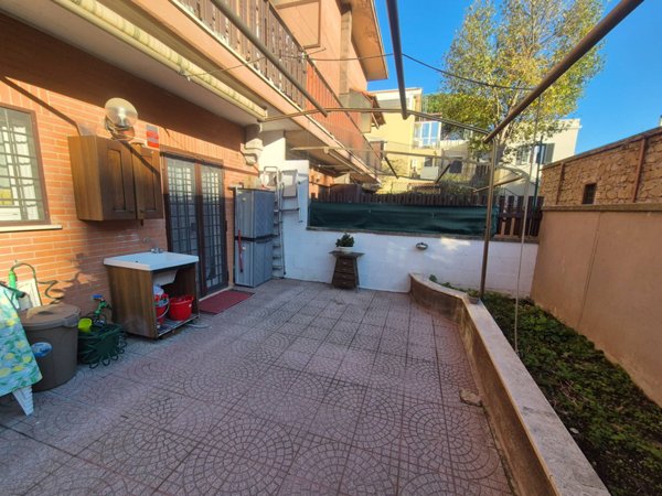 casa indipendente in vendita a Roma