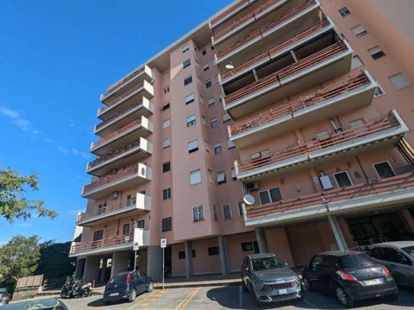 appartamento in vendita a Roma in zona Spinaceto