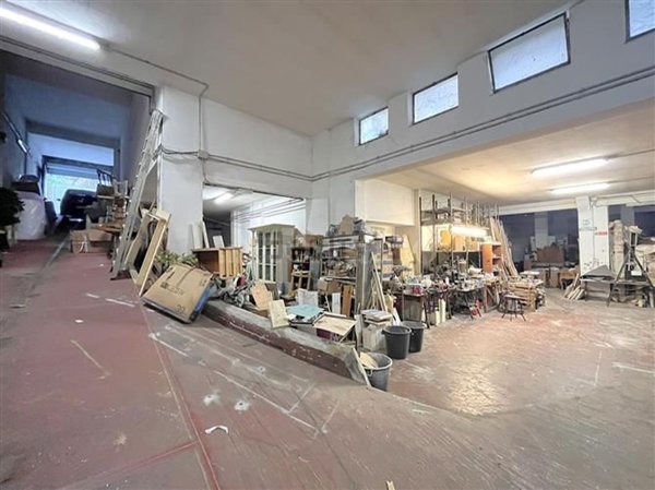 locale di sgombero in vendita a Roma in zona Portuense