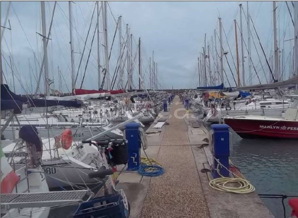 negozio in vendita a Roma in zona Ostia