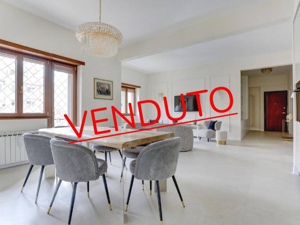appartamento in vendita a Roma in zona Appio Latino