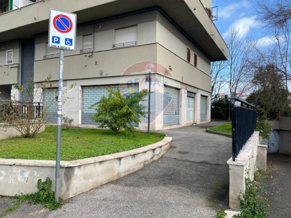 negozio in vendita a Roma in zona Pietralata