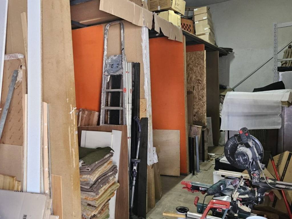 negozio in vendita a Roma in zona Tor Bella Monaca
