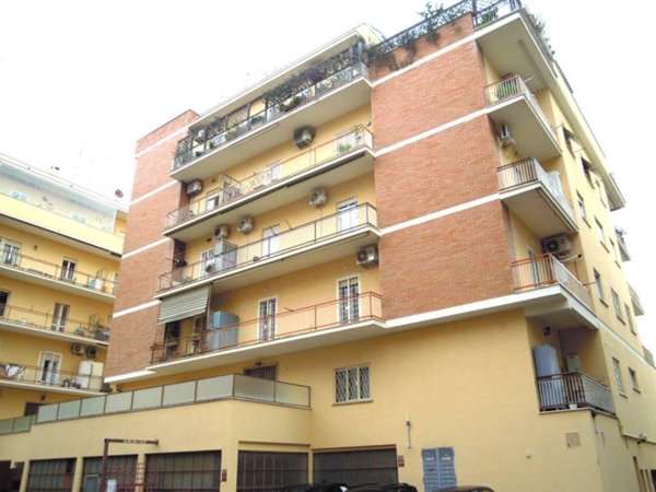 locale commerciale in vendita a Roma in zona Trionfale