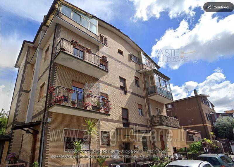 appartamento in vendita a Roma in zona Tomba di Nerone
