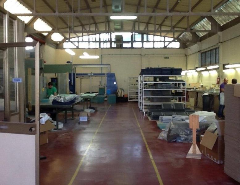 locale commerciale in vendita a Roma in zona Sette Bagni