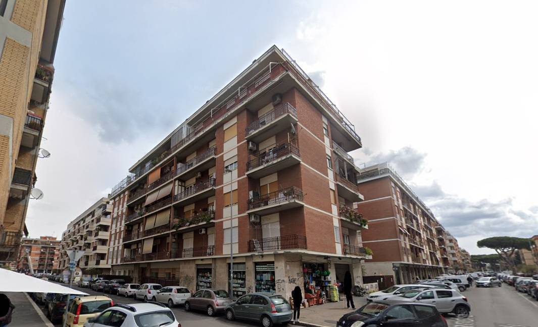 appartamento in vendita a Roma in zona Ostia