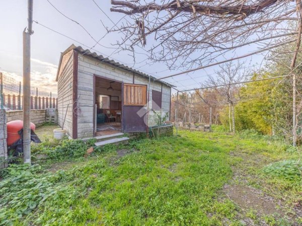 casa semindipendente in vendita a Roma in zona Finocchio