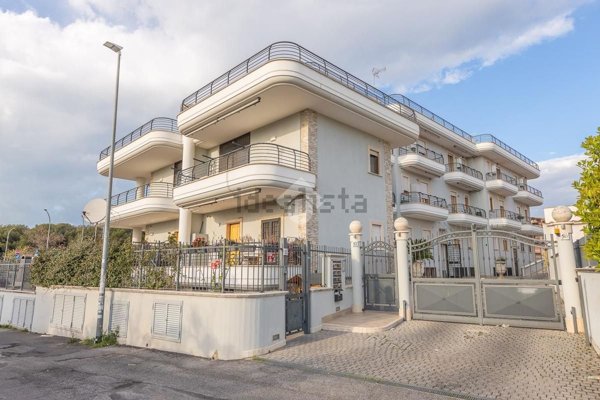 appartamento in vendita a Roma in zona Borghesiana