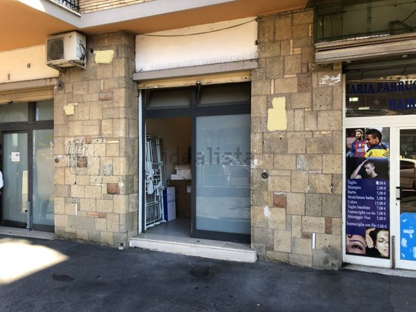 locale commerciale in vendita a Roma in zona Gianicolense