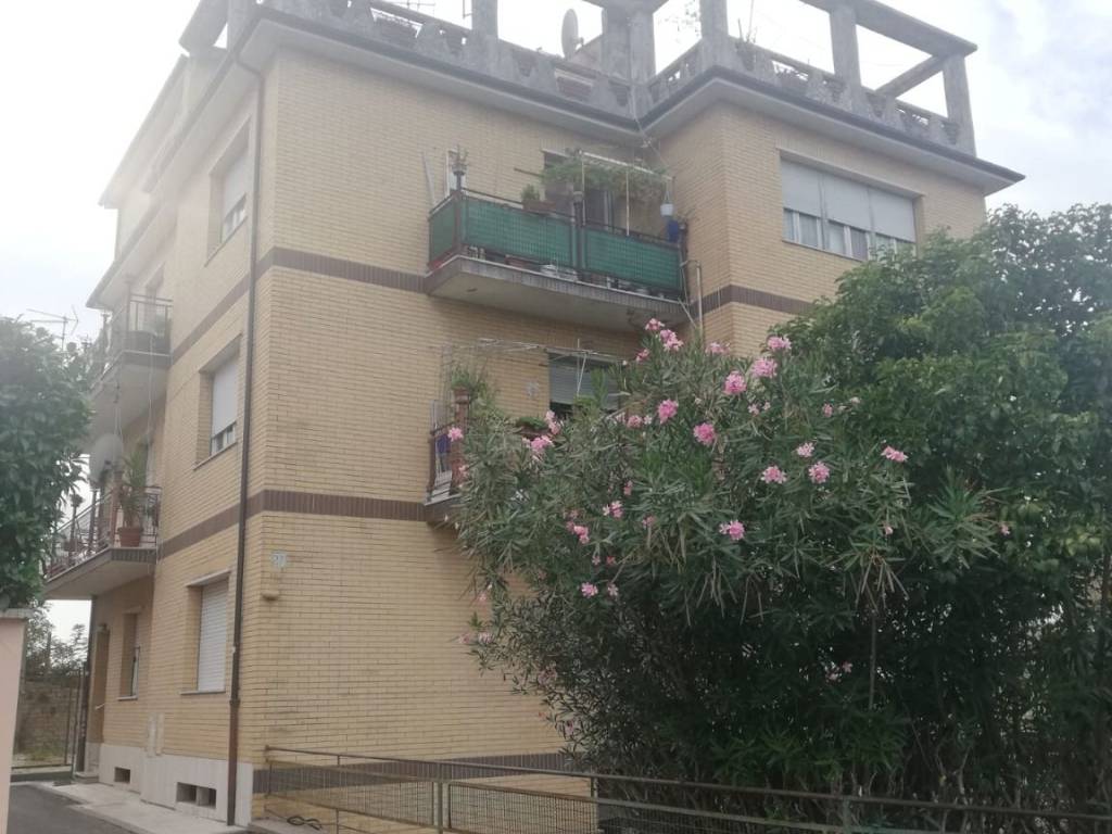 appartamento in vendita a Roma in zona Ostiense