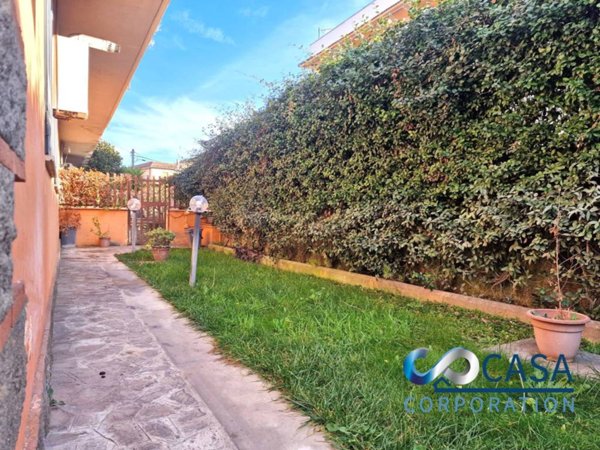 appartamento in vendita a Roma in zona Tor Bella Monaca