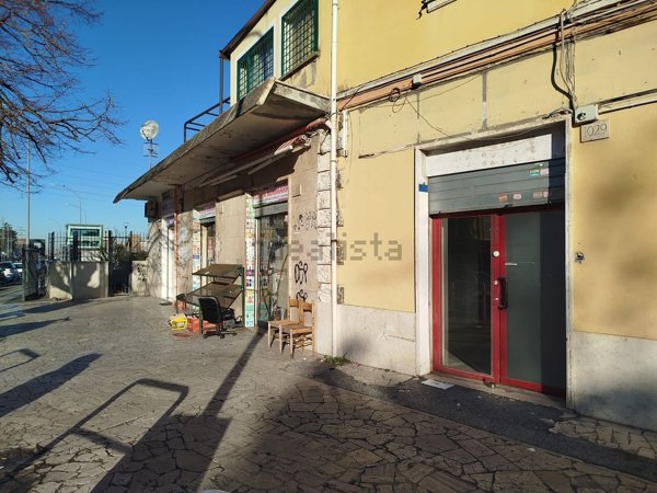 negozio in vendita a Roma in zona Alessandrino