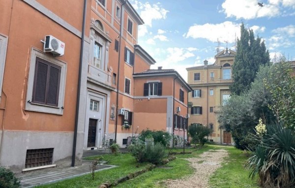 appartamento in vendita a Roma in zona Prenestino-Labicano