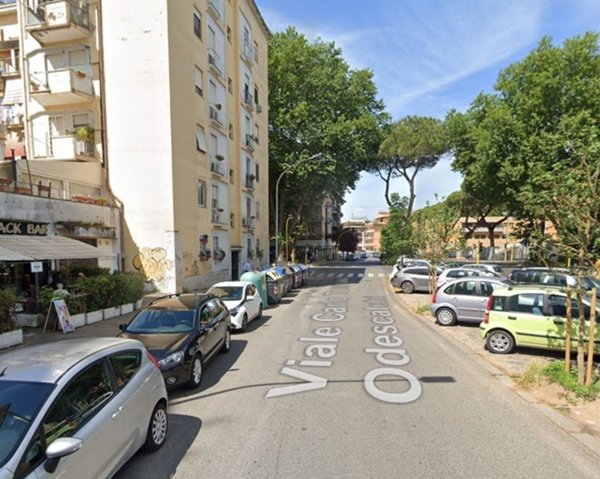 appartamento in vendita a Roma in zona Ardeatino