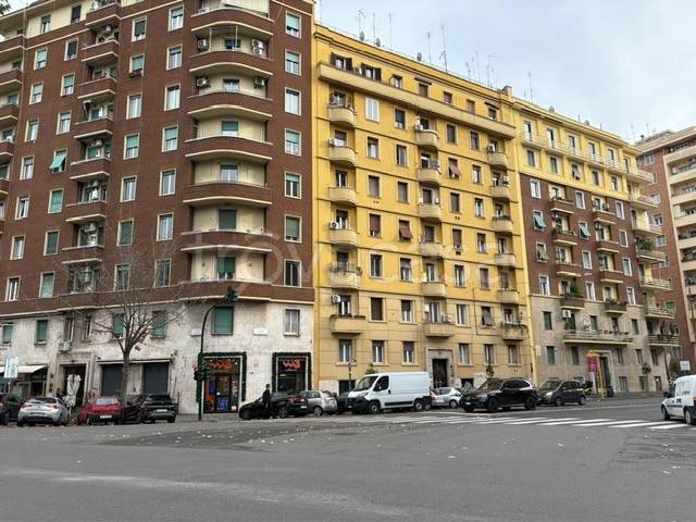 appartamento in vendita a Roma in zona Della Vittoria
