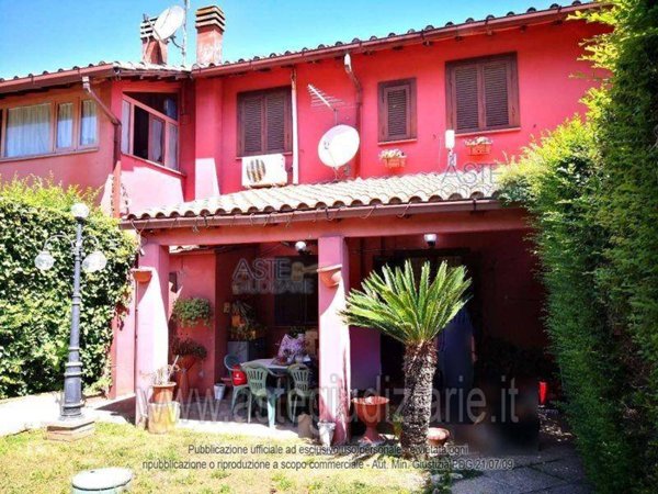 appartamento in vendita a Roma in zona Finocchio
