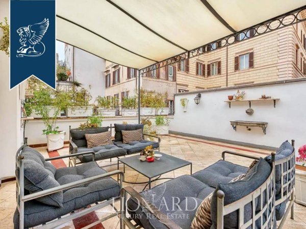 appartamento in vendita a Roma in zona Parione/Sant'Eustachio