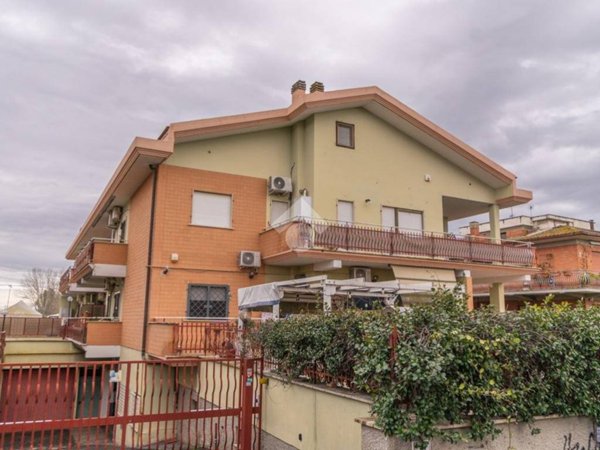 appartamento in vendita a Roma in zona Massimina/Casal Lumbroso