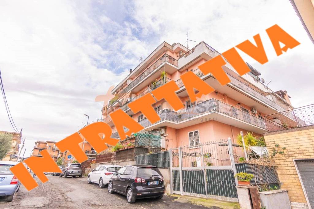 appartamento in vendita a Roma in zona Tor Bella Monaca