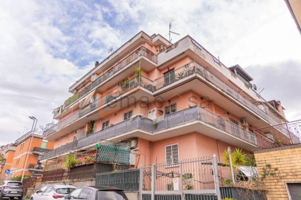 appartamento in vendita a Roma in zona Tor Bella Monaca