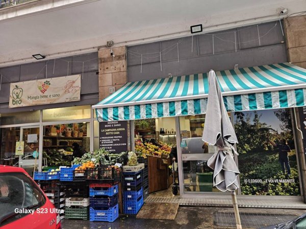 negozio in vendita a Roma in zona Cinecittà