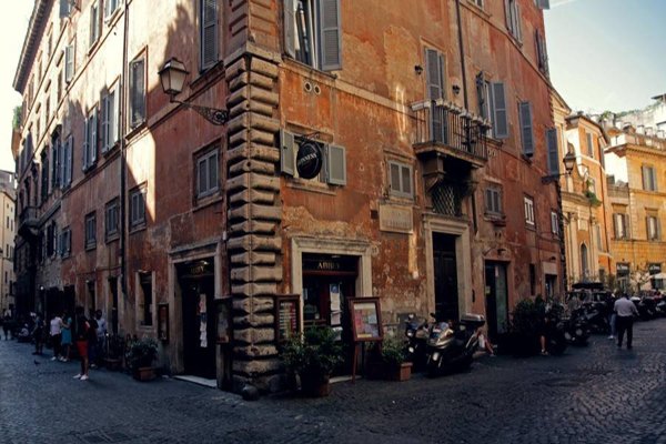 negozio in vendita a Roma in zona Parione/Sant'Eustachio