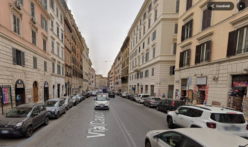 negozio in vendita a Roma in zona Esquilino