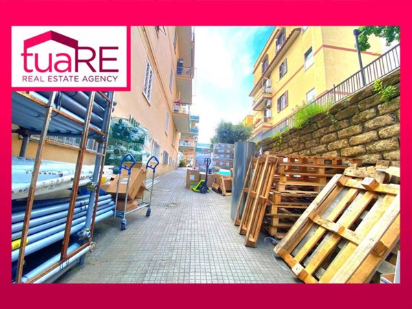 locale commerciale in vendita a Roma in zona Torrevecchia