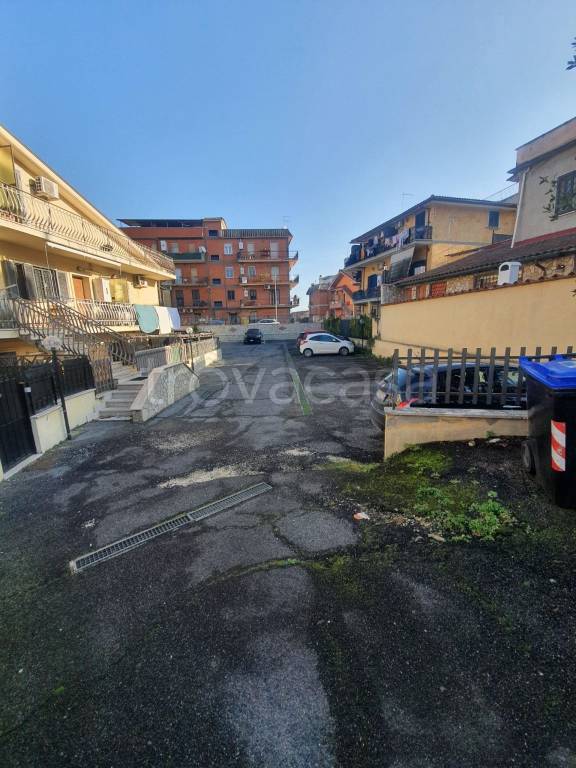 appartamento in vendita a Roma in zona Borghesiana