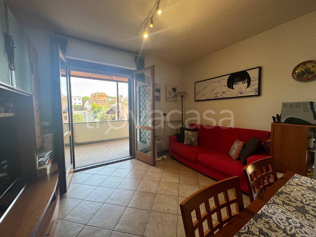 appartamento in vendita a Roma in zona Acilia