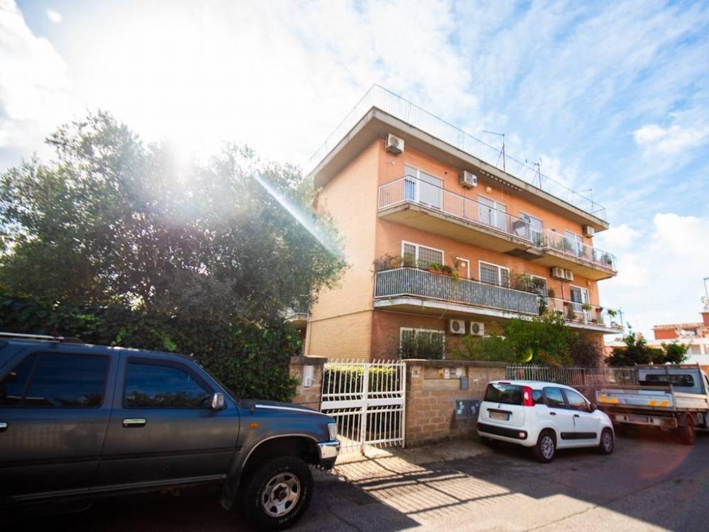 appartamento in vendita a Roma in zona Dragona/Bagnoletto