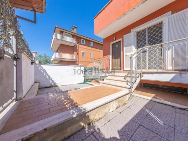 appartamento in vendita a Roma in zona Castelverde