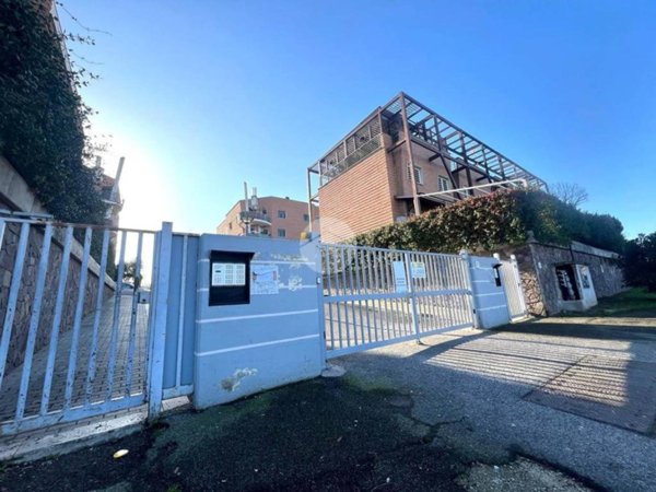 appartamento in vendita a Roma in zona Ponte di Nona