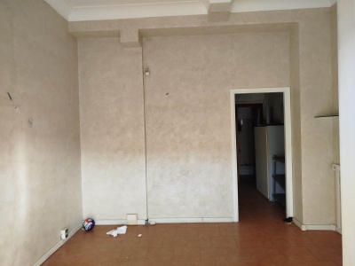 locale di sgombero in vendita a Roma in zona Casal Morena
