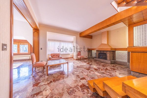 appartamento in vendita a Roma in zona Appio Pignatelli