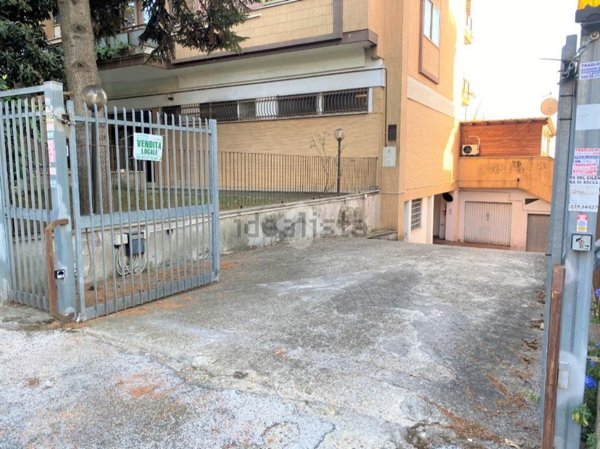 locale di sgombero in vendita a Roma in zona Primavalle