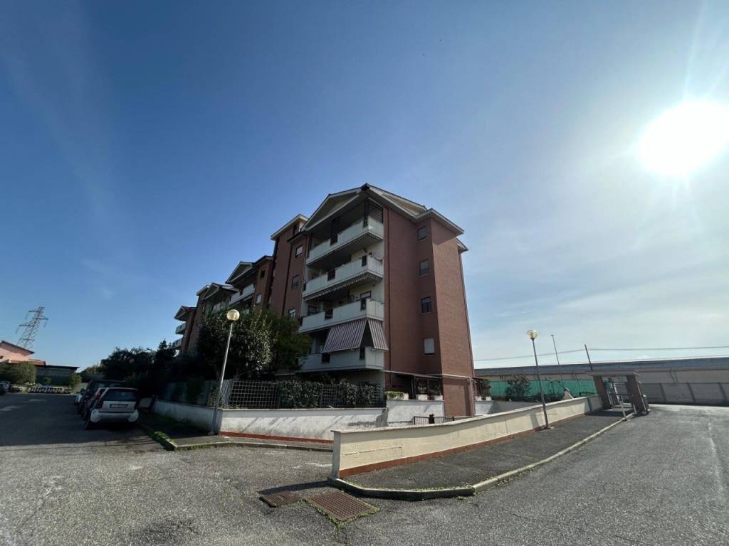 appartamento in vendita a Roma in zona Massimina/Casal Lumbroso