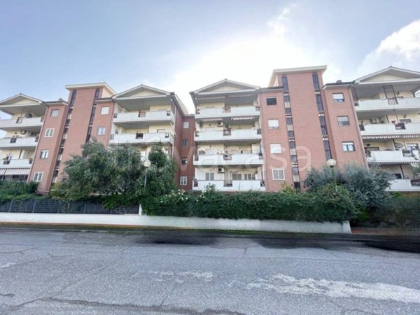 appartamento in vendita a Roma in zona Massimina/Casal Lumbroso
