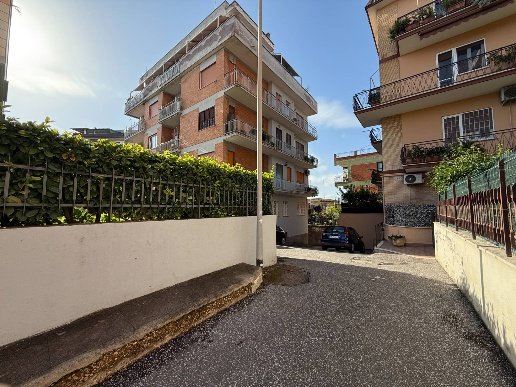 appartamento in vendita a Roma in zona Portuense