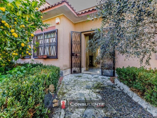 casa indipendente in vendita a Roma in zona Appio Claudio
