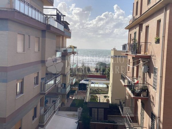 appartamento in vendita a Roma in zona Ostia