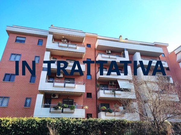 appartamento in vendita a Roma in zona Osteria del Curato