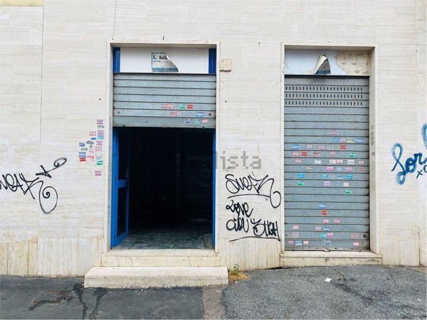 locale di sgombero in vendita a Roma in zona Prenestino-Centocelle