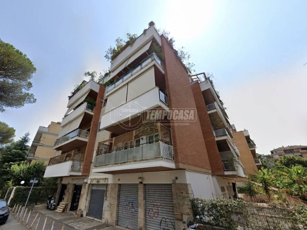 appartamento in vendita a Roma in zona Tomba di Nerone