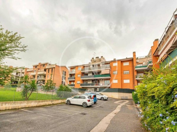 appartamento in vendita a Roma in zona Castelverde