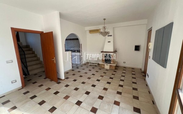 casa indipendente in vendita a Roma in zona Pantan Monastero