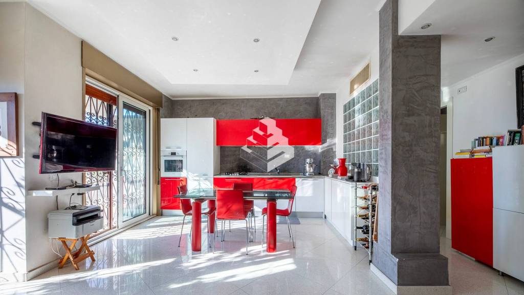 appartamento in vendita a Roma in zona EUR