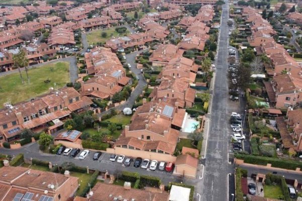 casa indipendente in vendita a Roma in zona Infernetto