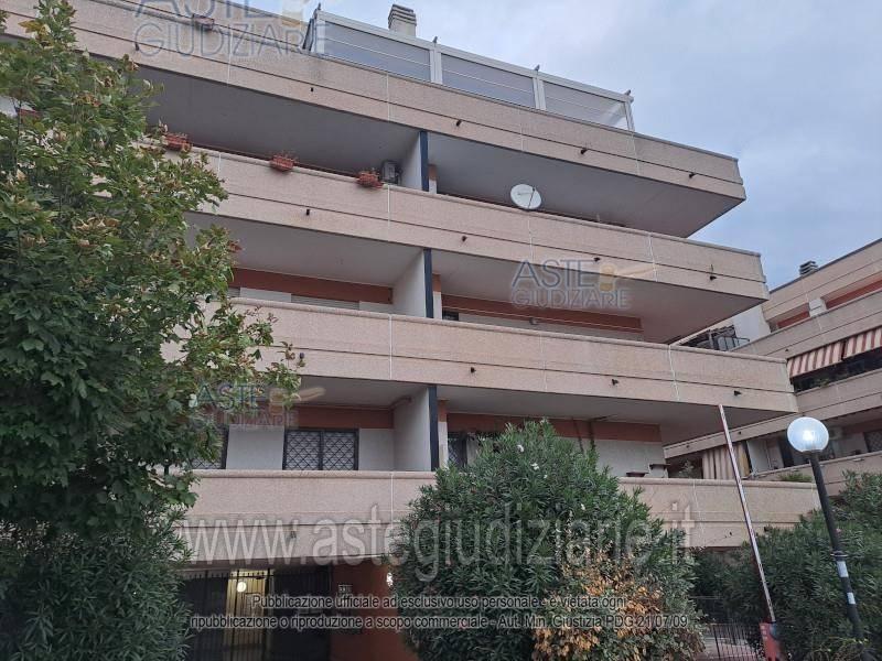 appartamento in vendita a Roma in zona Ponte di Nona